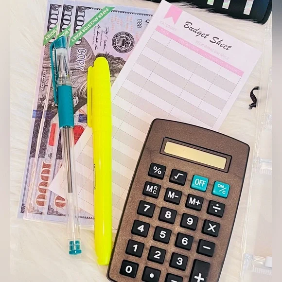 Low Priority Budget Binder‎ - Picture 3 of 4